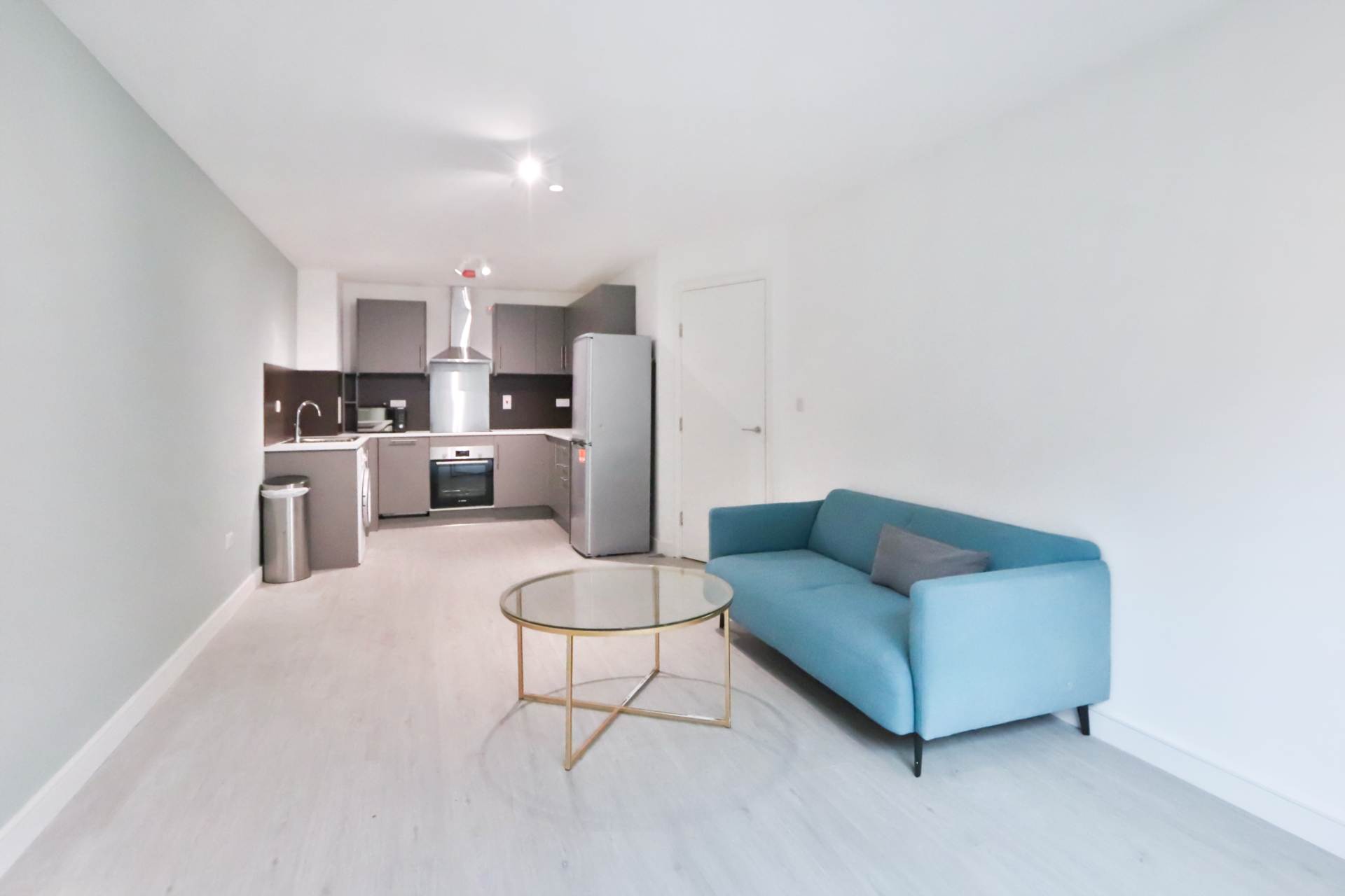 Salamanca Place, London, Image 4