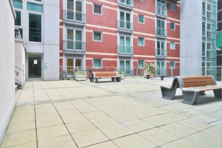 Salamanca Place, London, Image 8