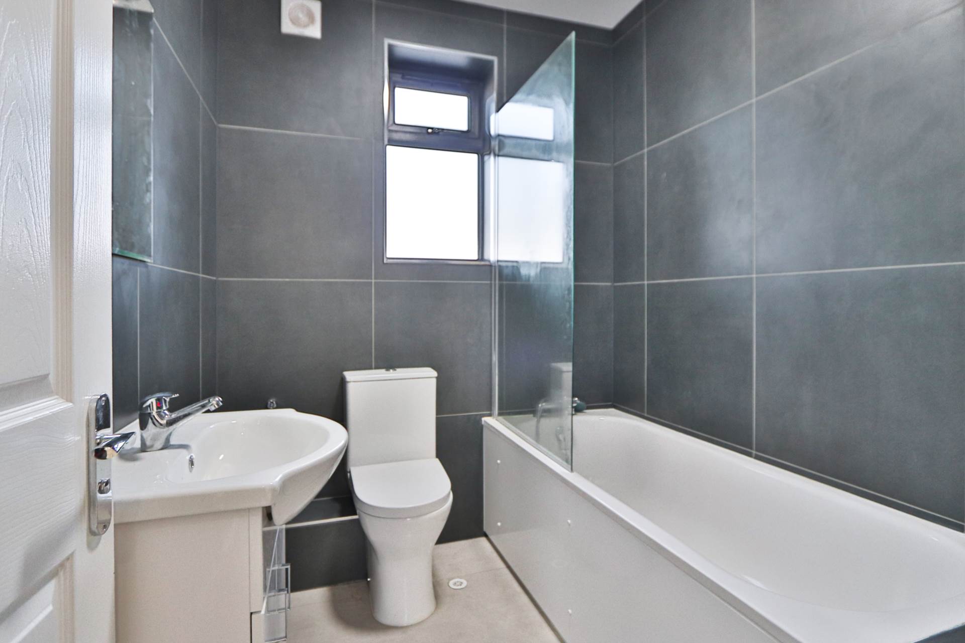 Cobham Avenue, New Malden, Image 9