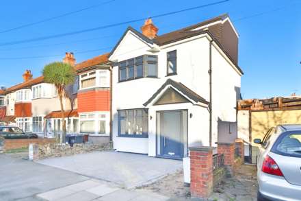 4 Bedroom End Terrace, Cobham Avenue, New Malden