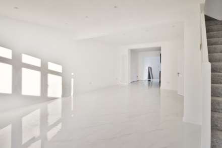 Cobham Avenue, New Malden, Image 3