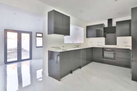 Cobham Avenue, New Malden, Image 4