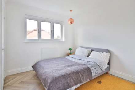Rivermead, East Molesey, Image 16