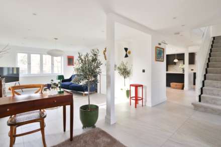Rivermead, East Molesey, Image 2