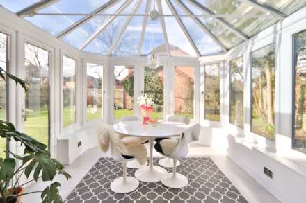 Rivermead, East Molesey, Image 4