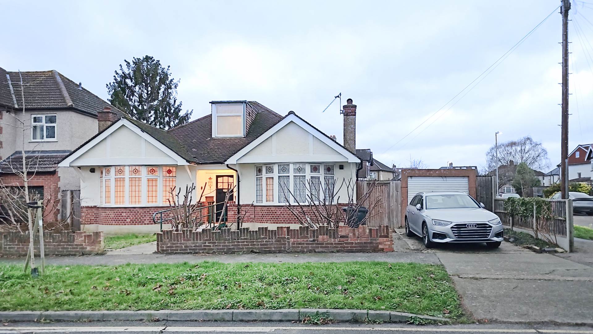 Oakleigh Avenue, Surbiton, Image 1