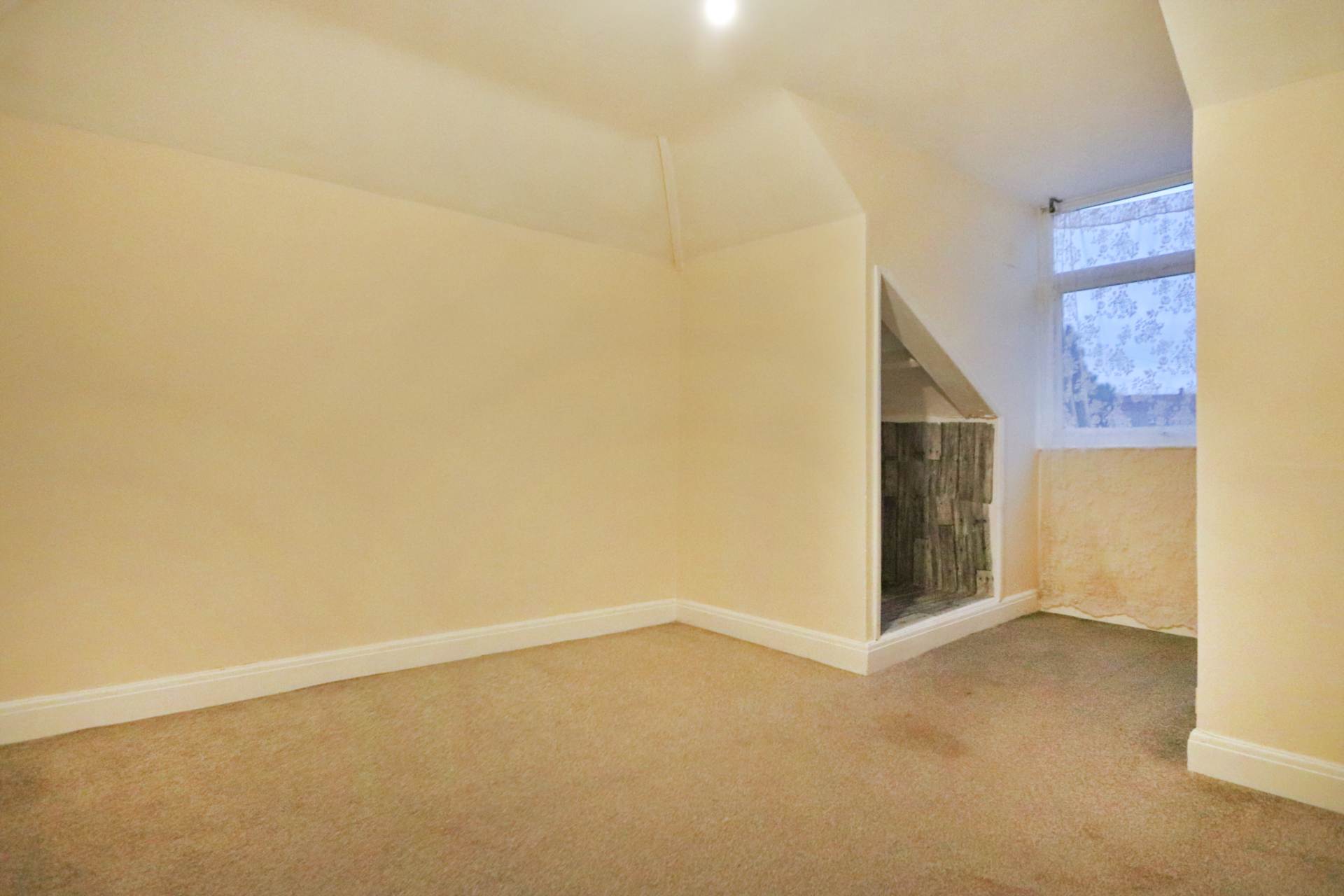 Oakleigh Avenue, Surbiton, Image 11