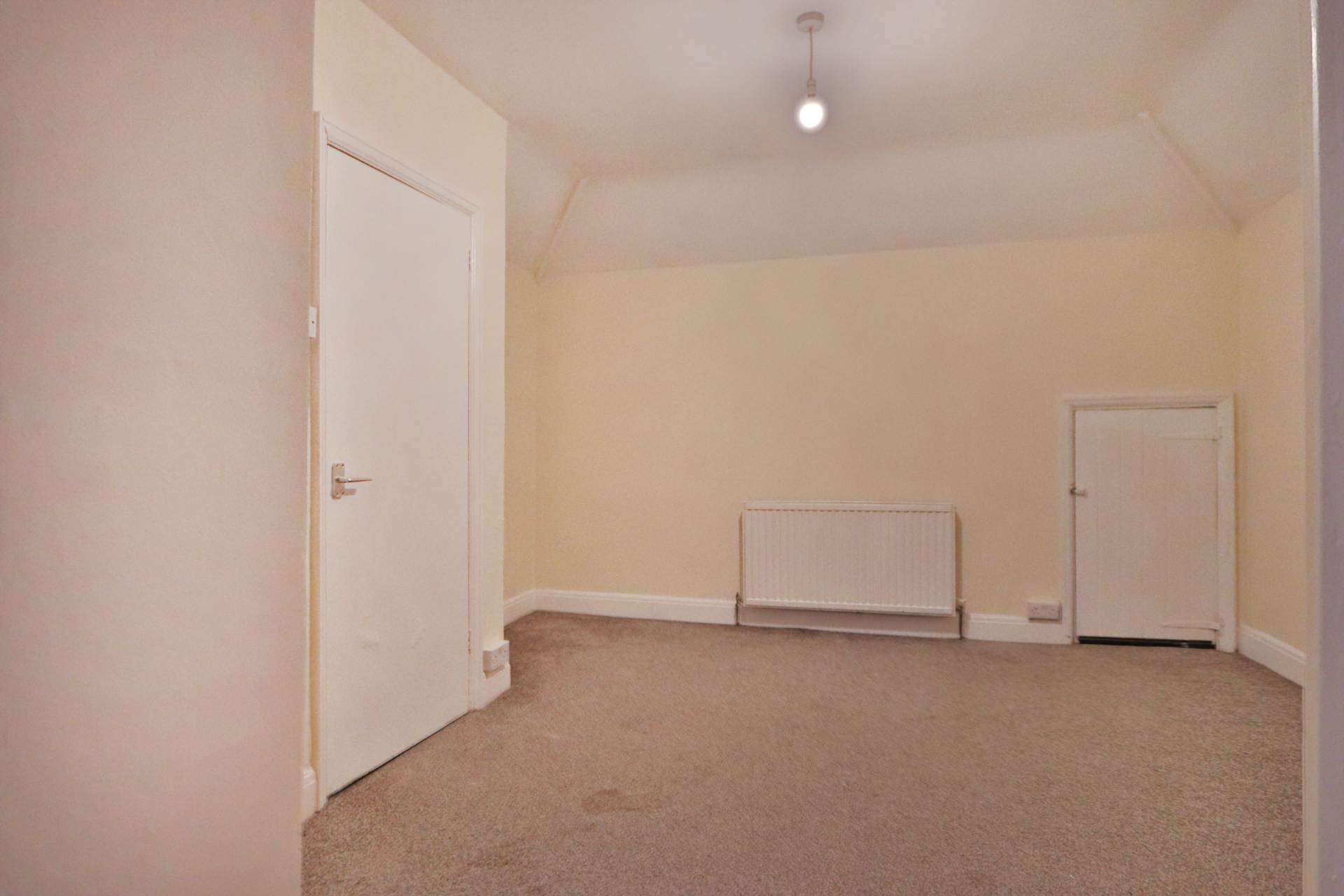 Oakleigh Avenue, Surbiton, Image 13