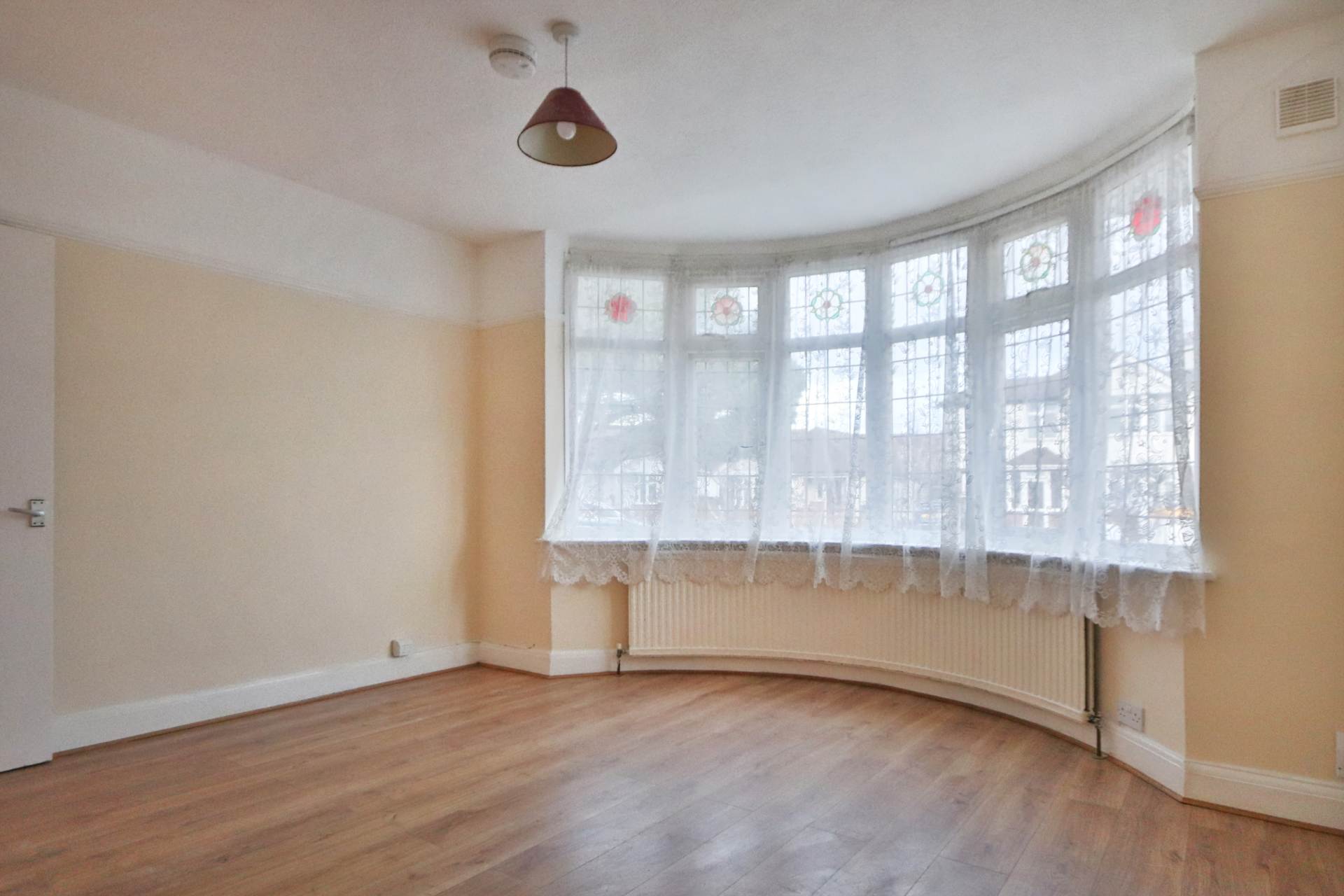 Oakleigh Avenue, Surbiton, Image 4