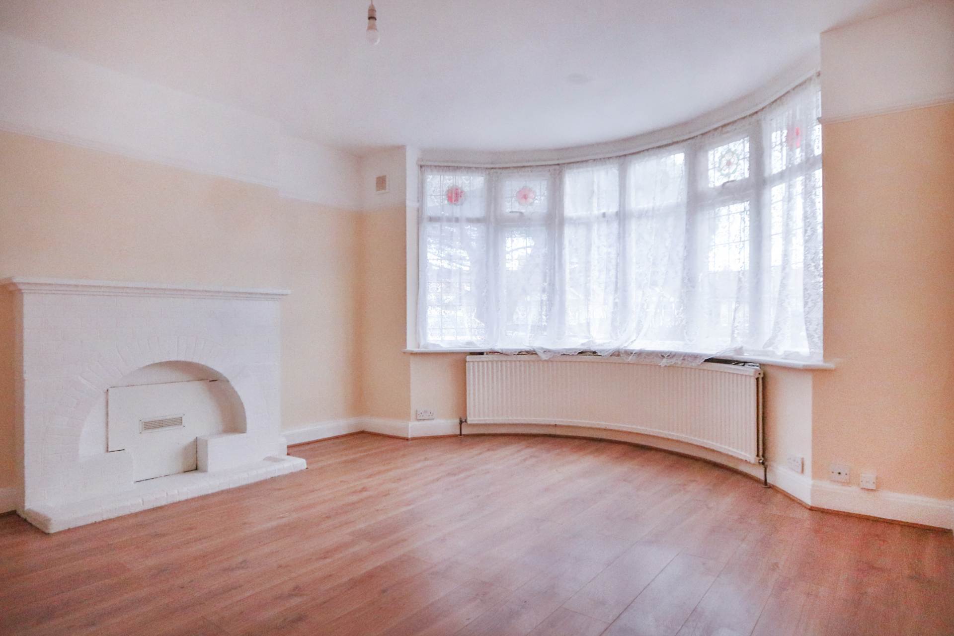 Oakleigh Avenue, Surbiton, Image 5