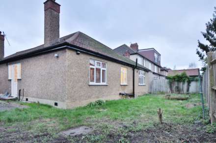 Oakleigh Avenue, Surbiton, Image 15