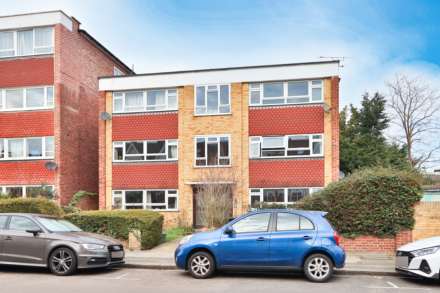 2 Bedroom Flat, South Park Road, London