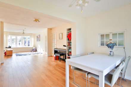 Maria Theresa Close, New Malden, Image 2