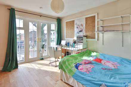 Maria Theresa Close, New Malden, Image 9