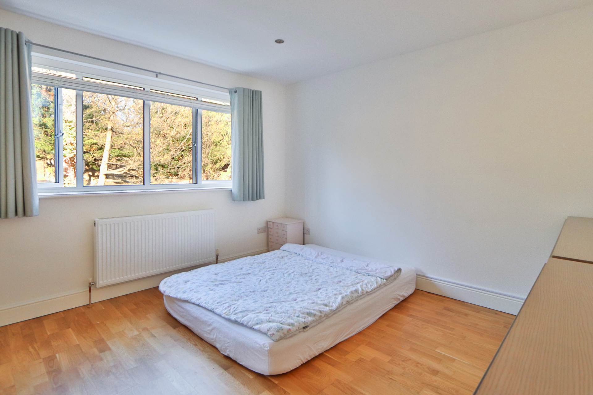 Ullswater Crescent, London, Image 16