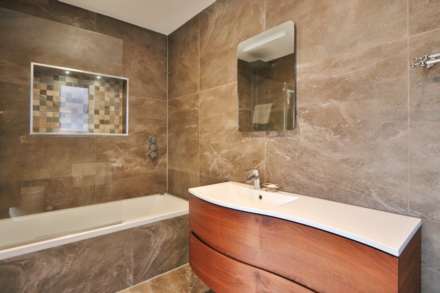 Ullswater Crescent, London, Image 14