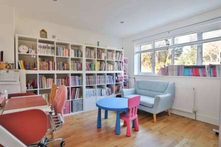 Ullswater Crescent, London, Image 15