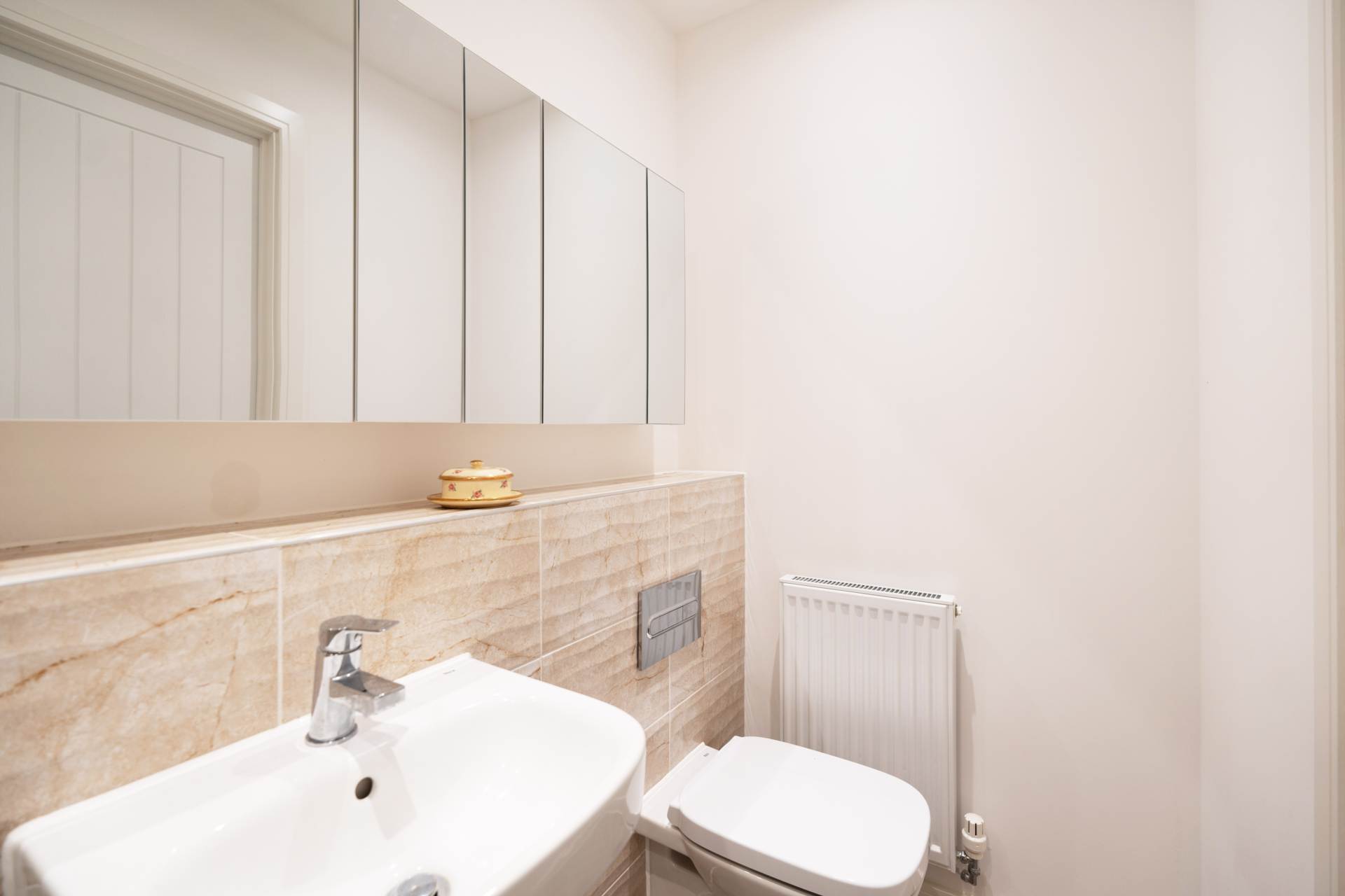 Dante Way, Epsom, Image 12