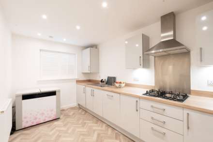 Dante Way, Epsom, Image 4