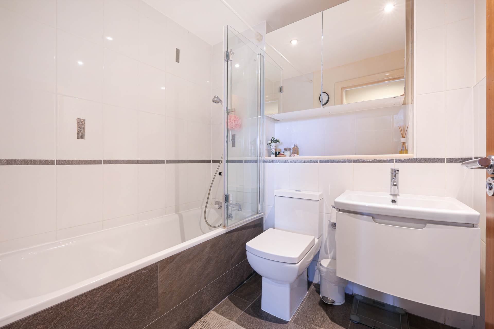 Alpha Road, Surbiton, Image 12