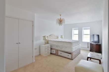 Brabham Court, Worcester Park, Image 8