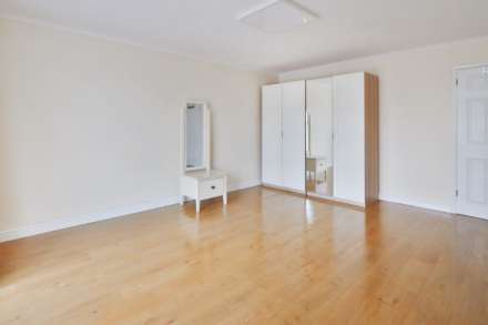 St James Close, New Malden, Image 12