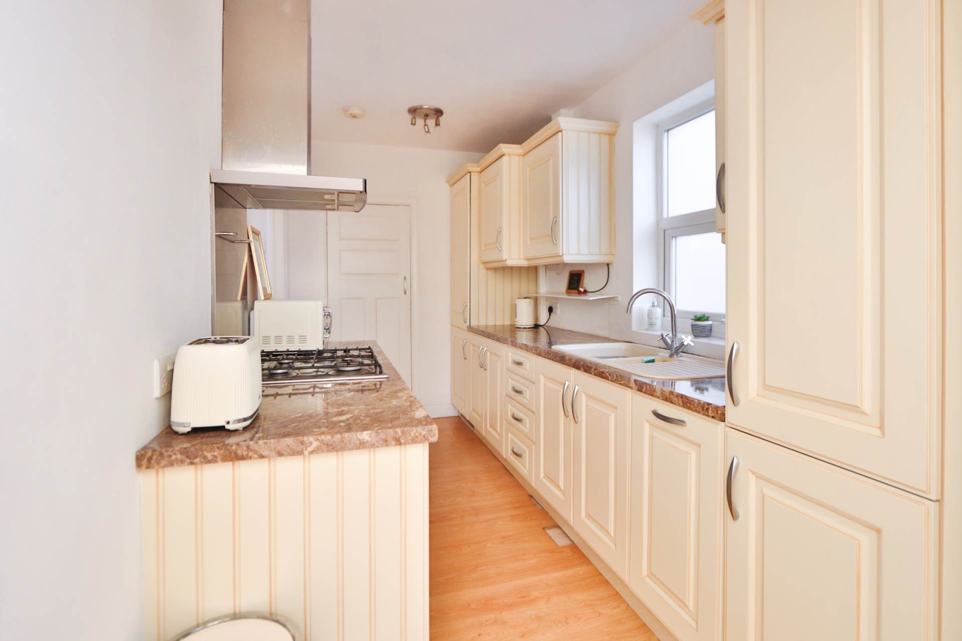 Cheam Common Road, Worcester Park, Image 10