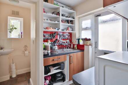 Stoats Nest Road, Coulsdon, Image 9