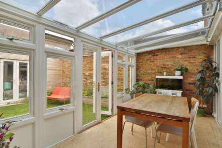 Acacia Grove, New Malden, Image 10