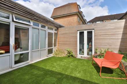 Acacia Grove, New Malden, Image 21
