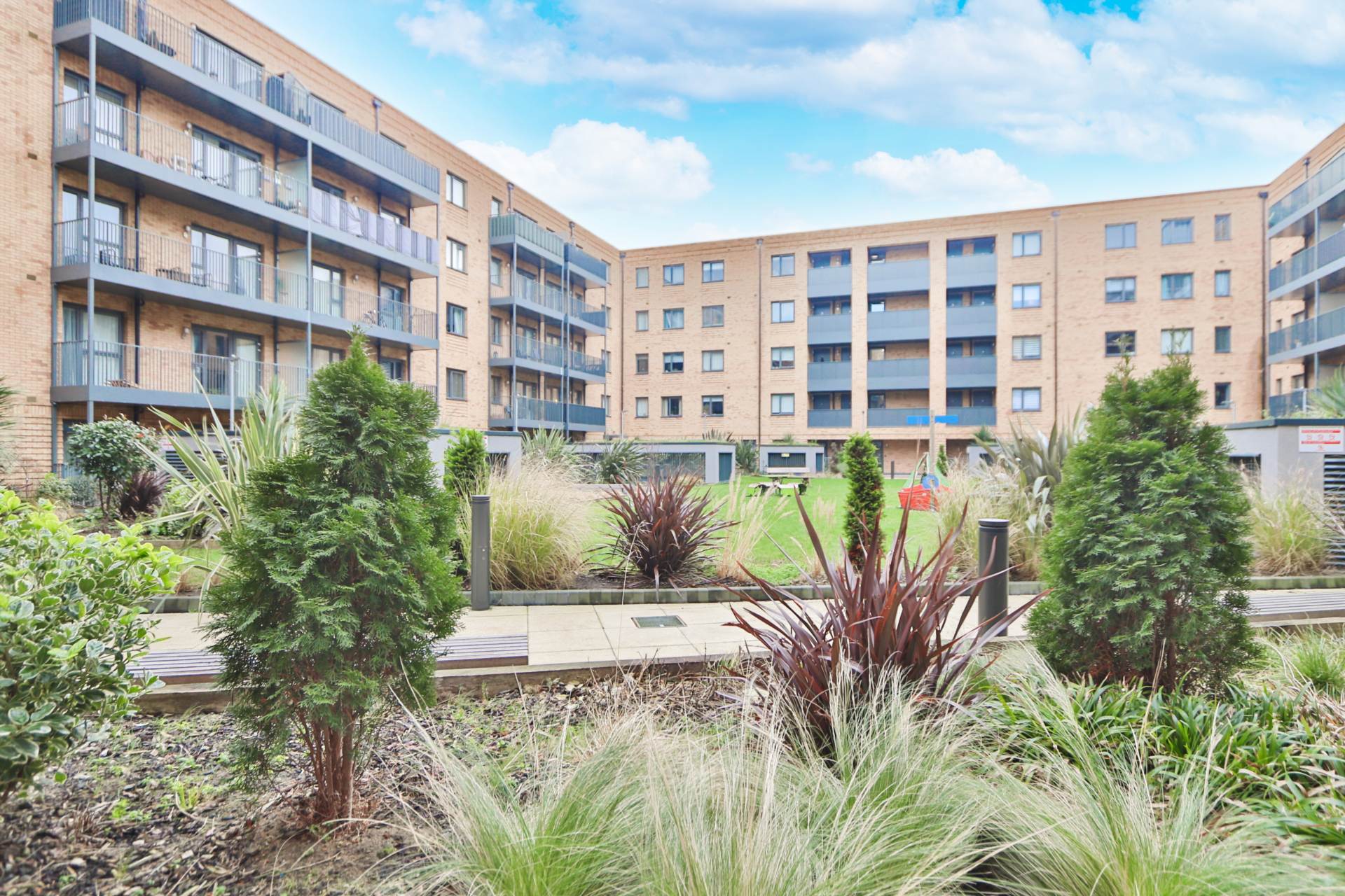 Powdermill Close, New Malden, Image 13