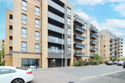 3 Bedroom Duplex, Powdermill Close, New Malden