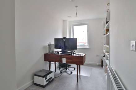 Powdermill Close, New Malden, Image 10