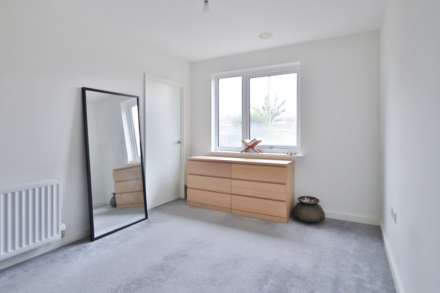 Powdermill Close, New Malden, Image 12