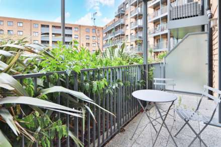 Powdermill Close, New Malden, Image 5