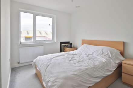 Powdermill Close, New Malden, Image 6