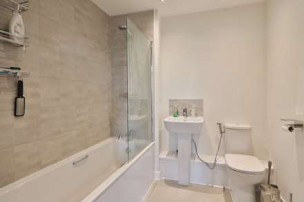 Powdermill Close, New Malden, Image 9