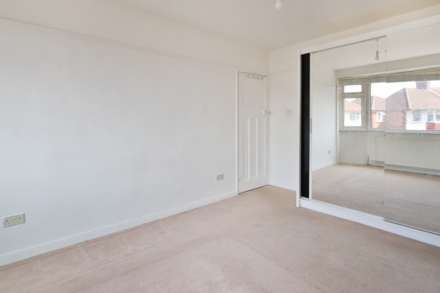Highbury Close, New Malden, Image 13