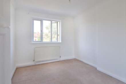 Highbury Close, New Malden, Image 14