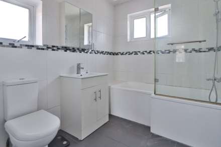Highbury Close, New Malden, Image 16