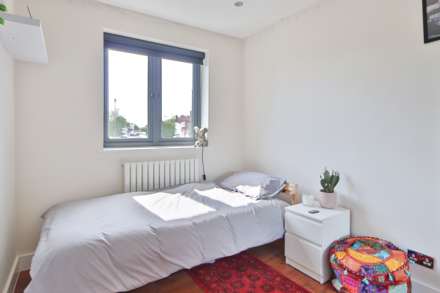 Browning Avenue, Worcester Park, Image 11