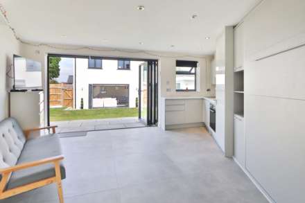 Browning Avenue, Worcester Park, Image 22
