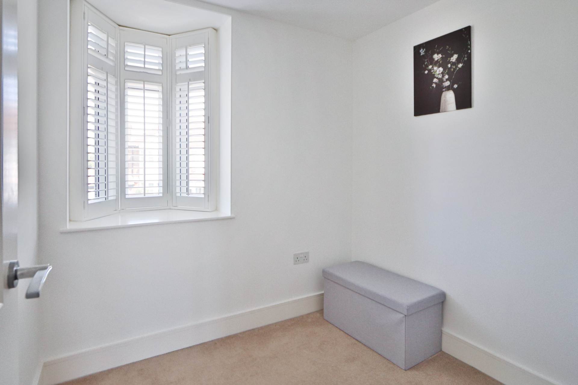 Elm Walk, London, Image 20