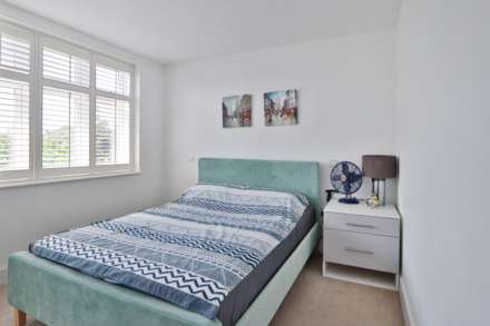 Elm Walk, London, Image 16