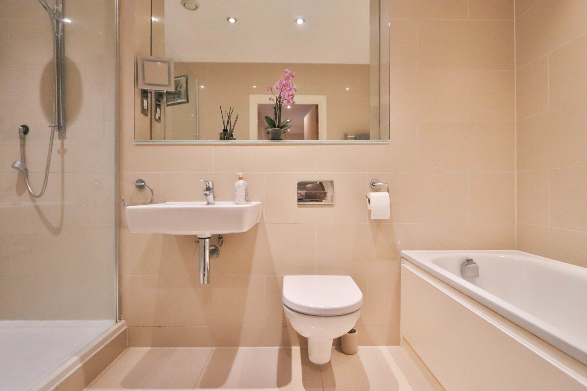 Hurricane House, London, Image 9