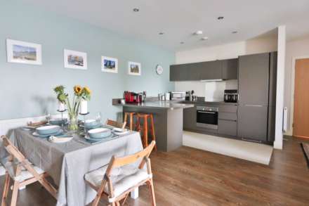 Hurricane House, London, Image 4