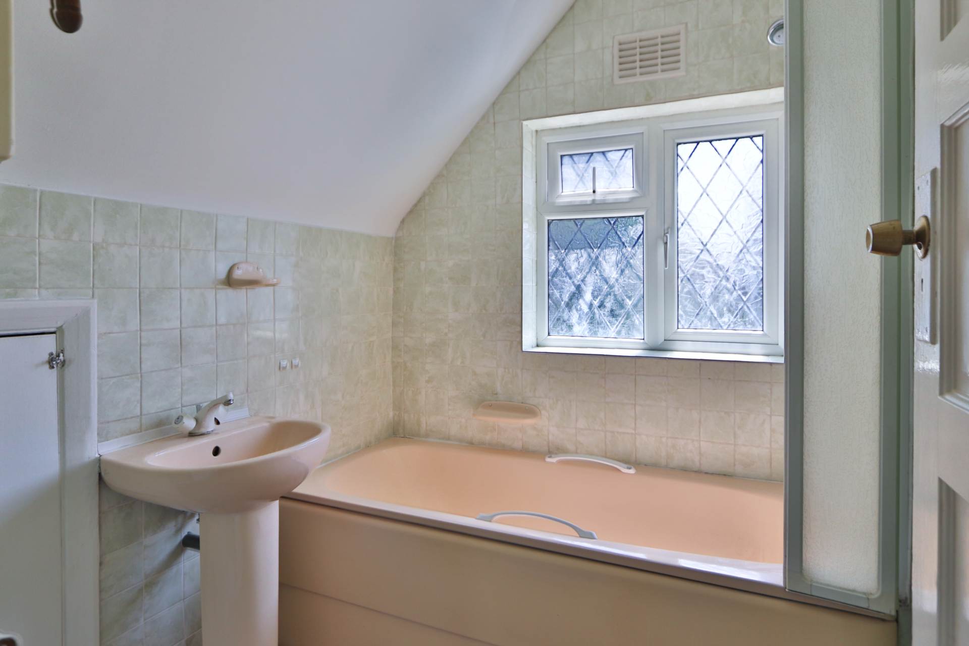 Motspur Park, New Malden, Image 9