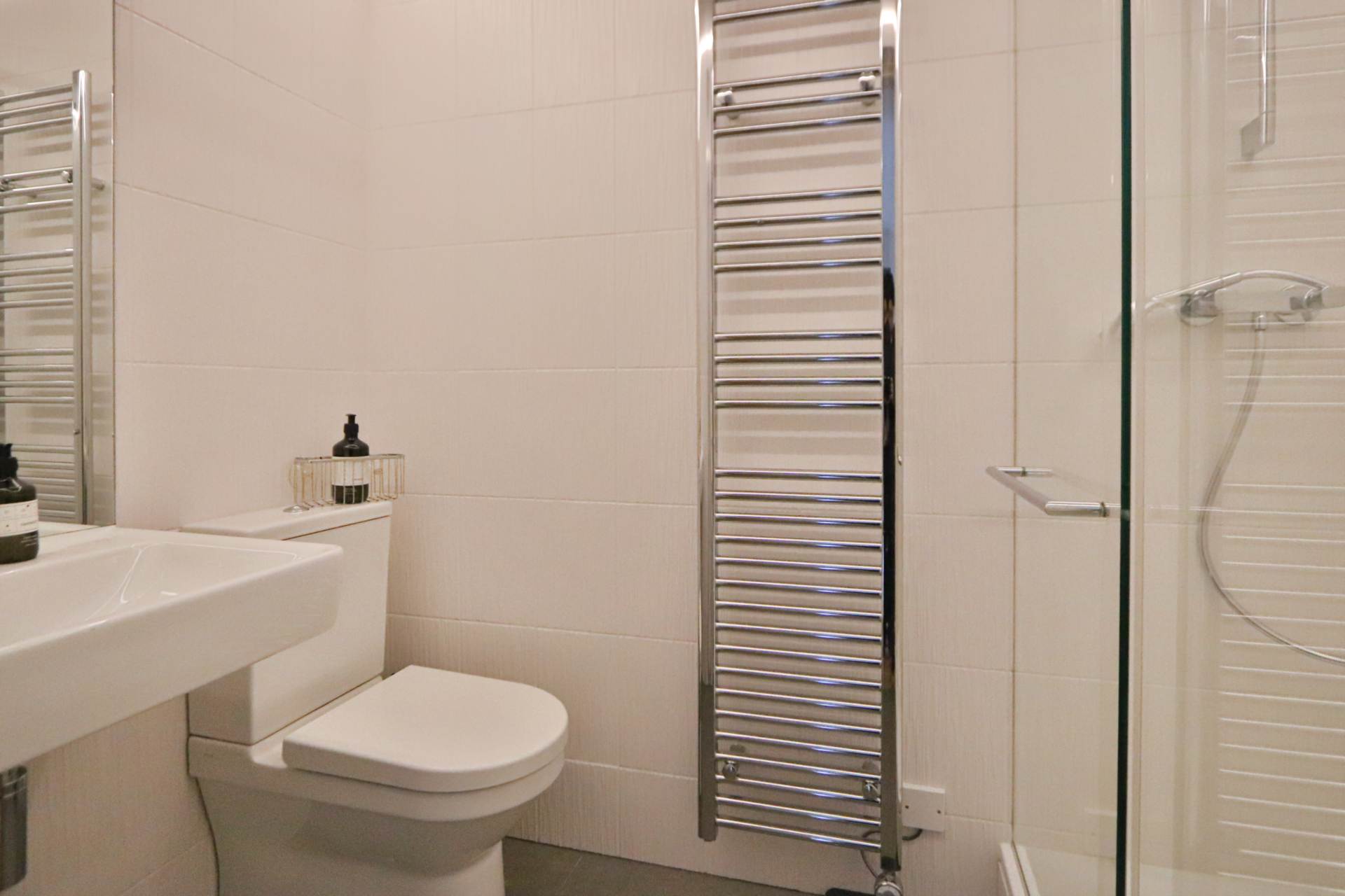 Rodney Close, New Malden, Image 6