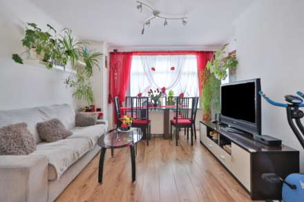 Peel Way, Uxbridge, Image 2