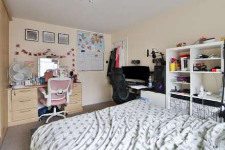 Peel Way, Uxbridge, Image 6